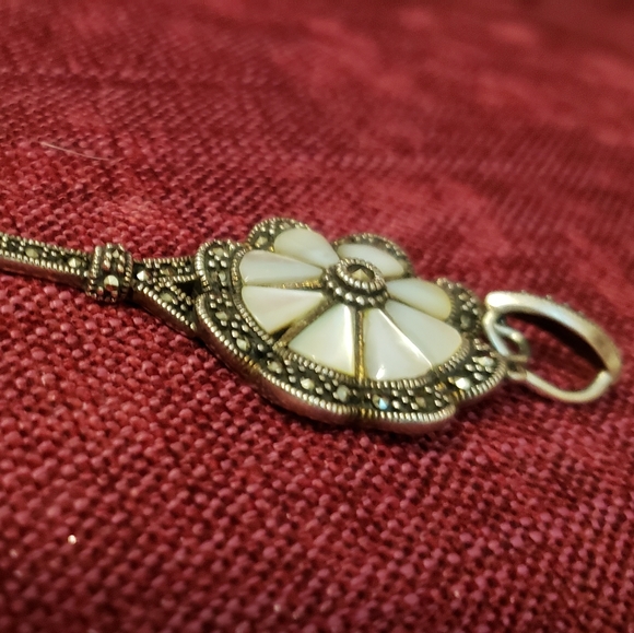 Marcasite and mother of pearl sterling key pendant - Picture 5 of 6
